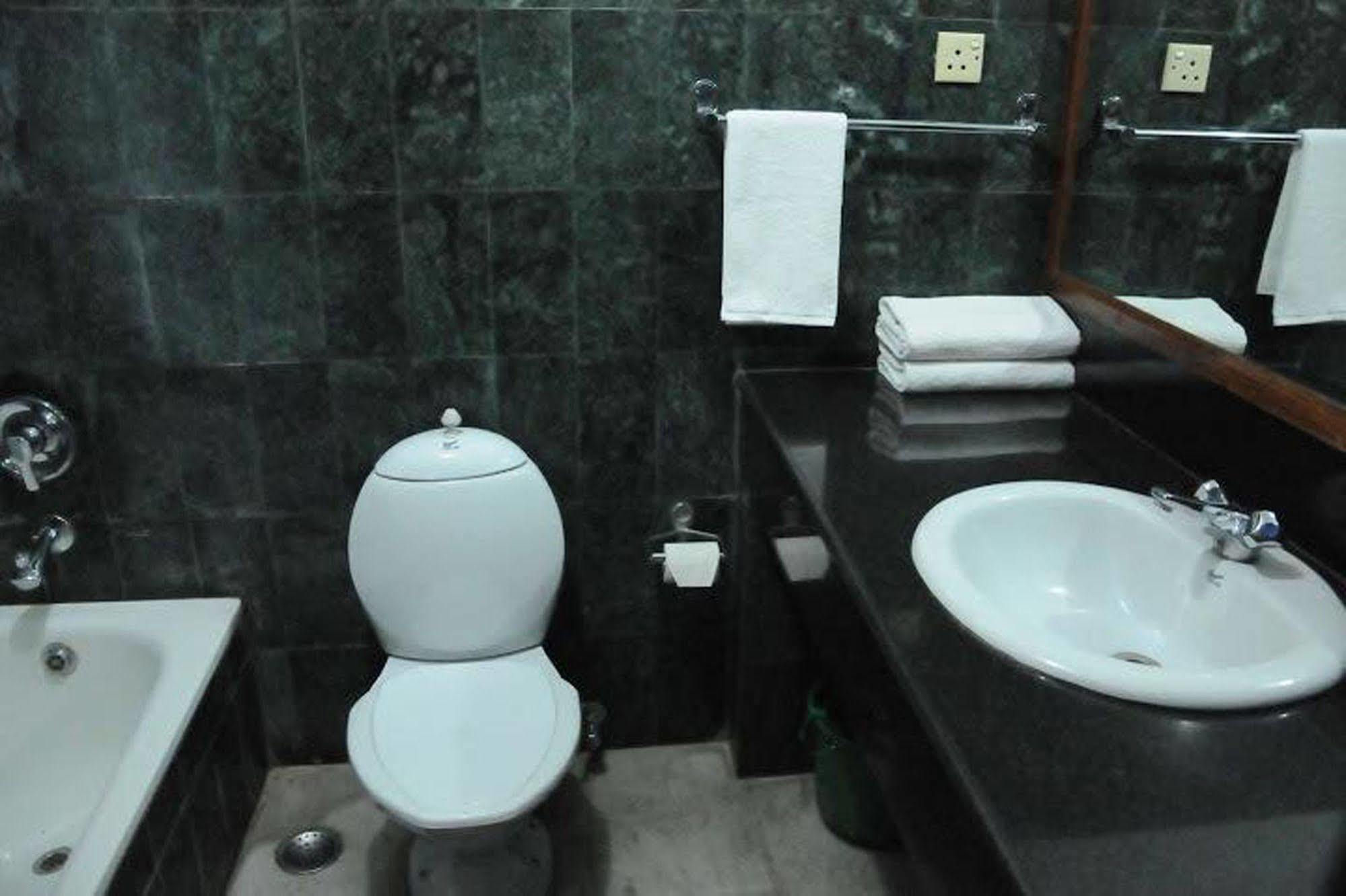 Hotel Clarion Jawalakhel Patan Kültér fotó