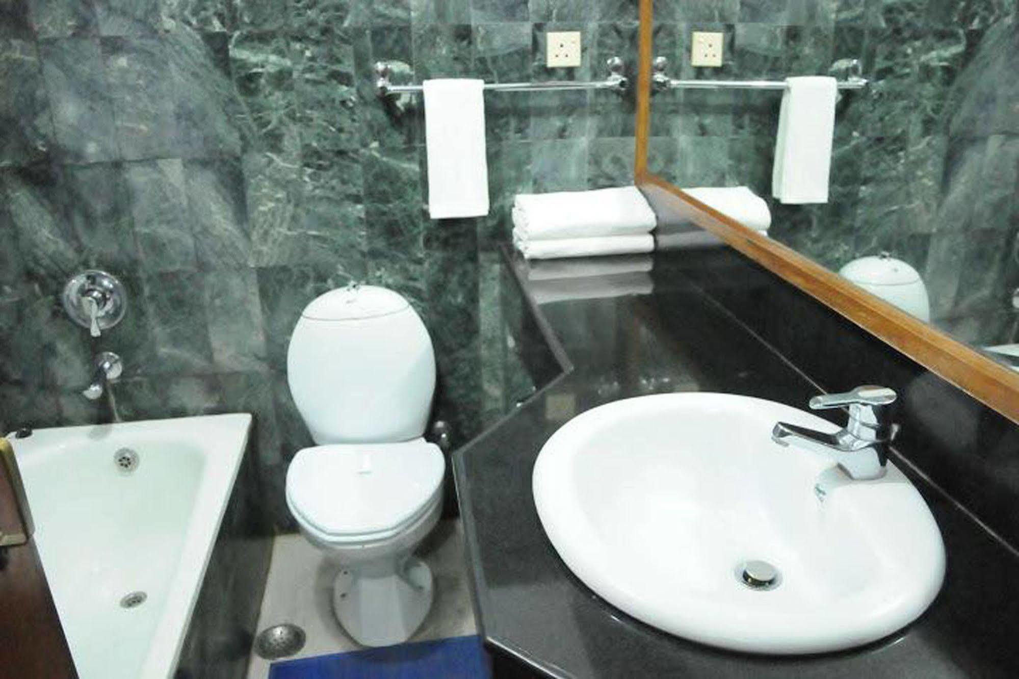 Hotel Clarion Jawalakhel Patan Kültér fotó